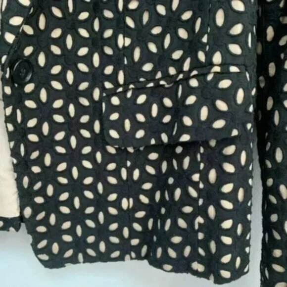 Loft Black Nude Tan Cotton Cropped Fitted Floral Eyelet Dress Blazer Jacket XS 2 - Picture 5 of 8